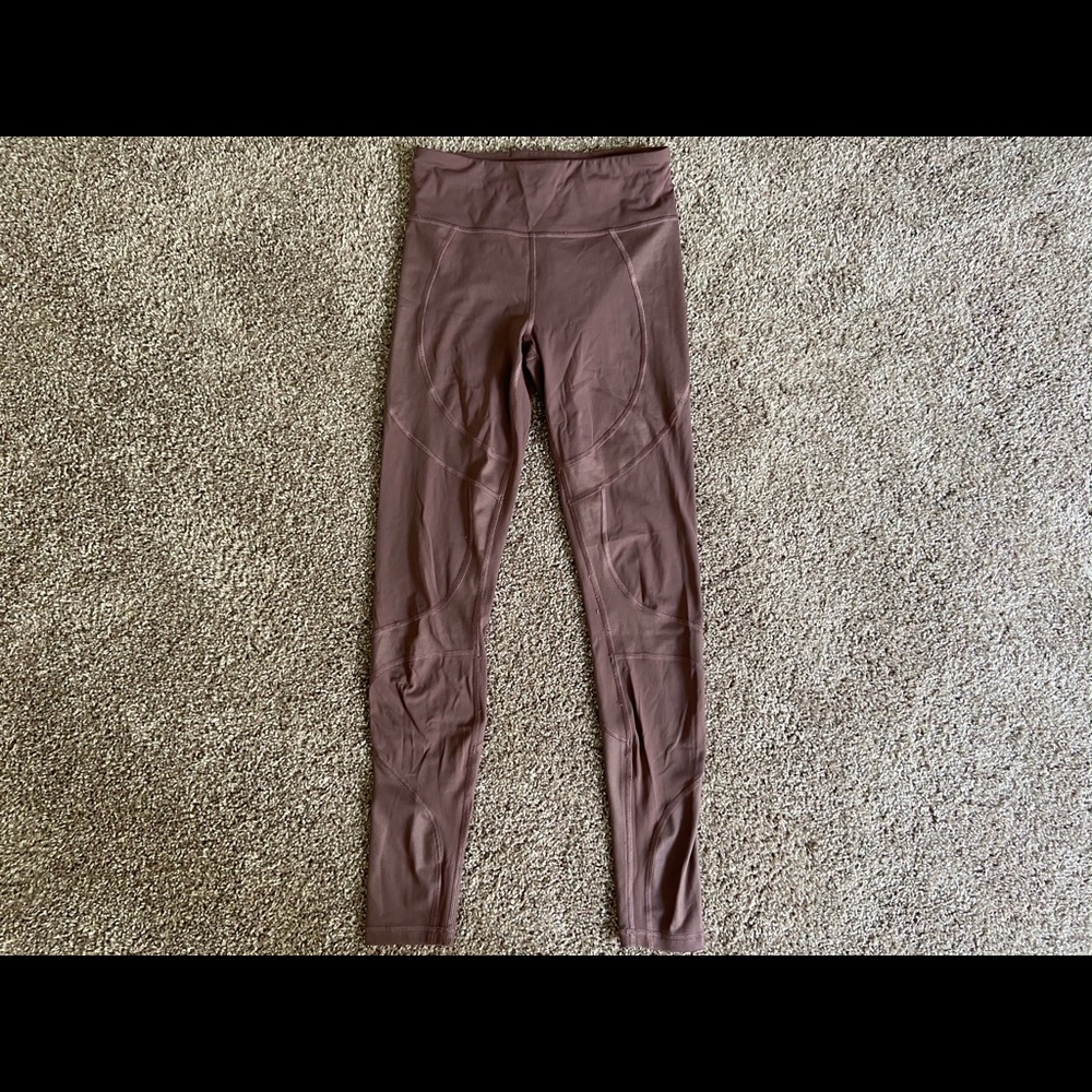 LULULEMON mauve leggings